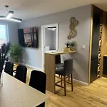 10000 Stare No 1 Apartment *