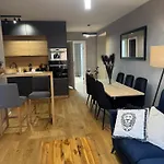 10000 Stare No 1 Apartment *