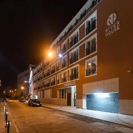 10000 Stare No 1 Apartment